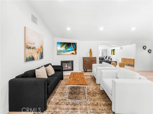 213  Wellesley  , Costa Mesa, CA