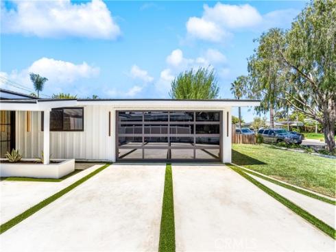 213  Wellesley  , Costa Mesa, CA