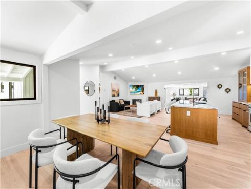 213  Wellesley  , Costa Mesa, CA