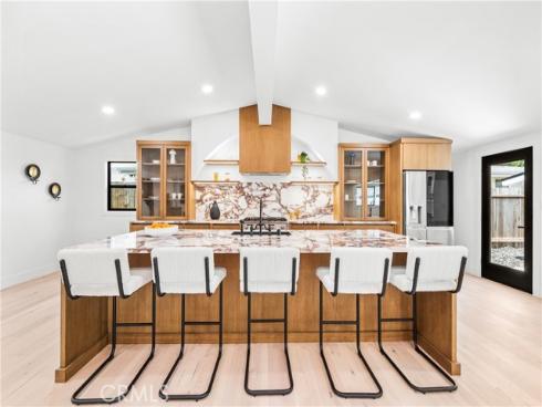 213  Wellesley  , Costa Mesa, CA