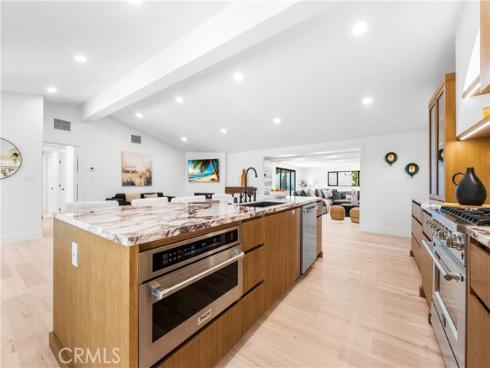213  Wellesley  , Costa Mesa, CA