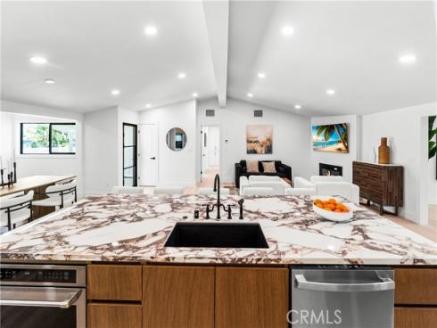 213  Wellesley  , Costa Mesa, CA