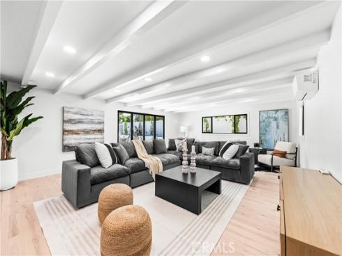 213  Wellesley  , Costa Mesa, CA