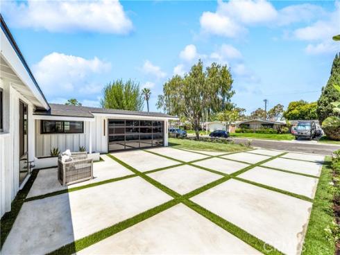 213  Wellesley  , Costa Mesa, CA