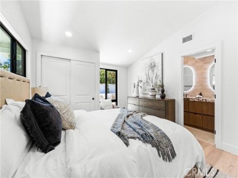 213  Wellesley  , Costa Mesa, CA