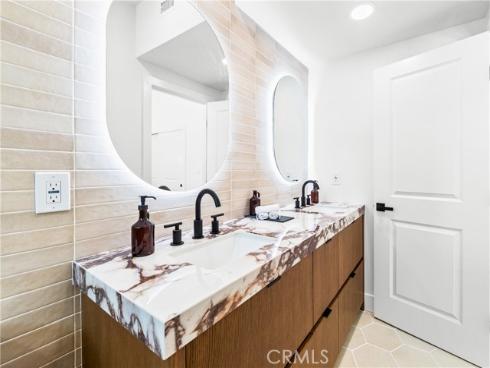 213  Wellesley  , Costa Mesa, CA