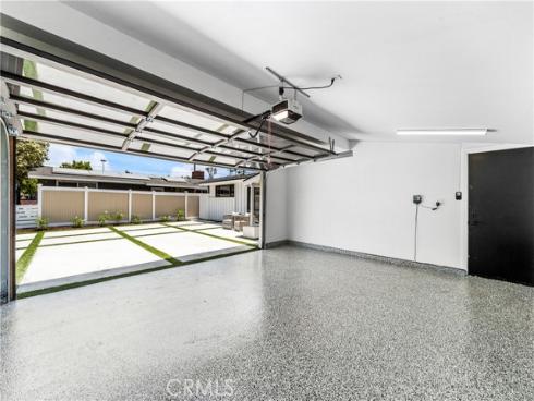 213  Wellesley  , Costa Mesa, CA