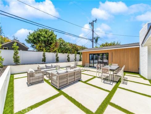 213  Wellesley  , Costa Mesa, CA