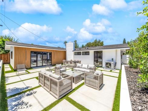 213  Wellesley  , Costa Mesa, CA
