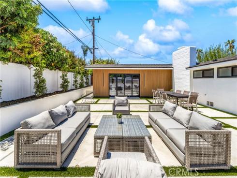 213  Wellesley  , Costa Mesa, CA