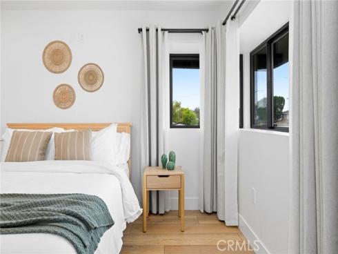 2732  Lorenzo  , Costa Mesa, CA