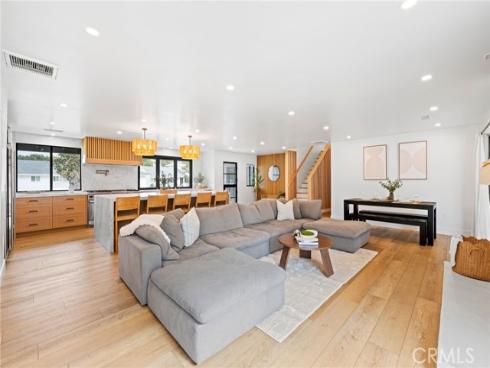 2732  Lorenzo  , Costa Mesa, CA