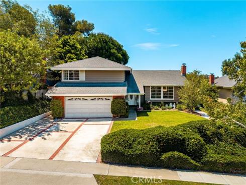 1877 Swan Circle