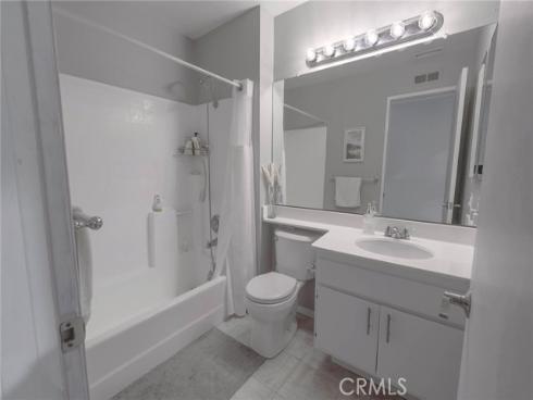 543  Victoria  M , Costa Mesa, CA