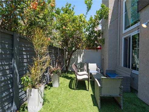 543  Victoria  M , Costa Mesa, CA