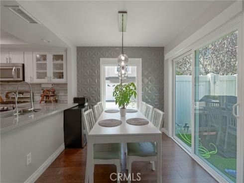 543  Victoria  M , Costa Mesa, CA
