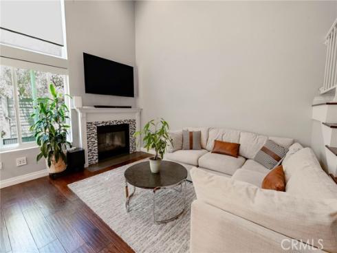 543  Victoria  M , Costa Mesa, CA