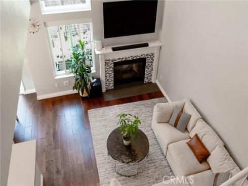 543  Victoria  M , Costa Mesa, CA