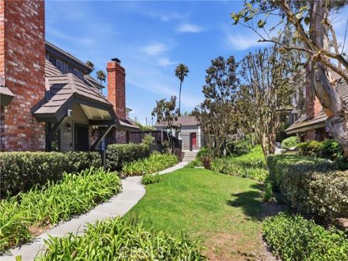 306  Campbell   Lane, Costa Mesa, CA