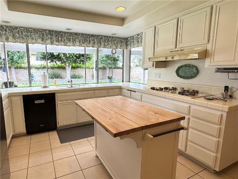 1025  Cannonade  , Costa Mesa, CA