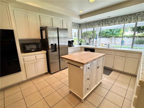 1025  Cannonade  , Costa Mesa, CA