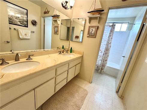 1025  Cannonade  , Costa Mesa, CA