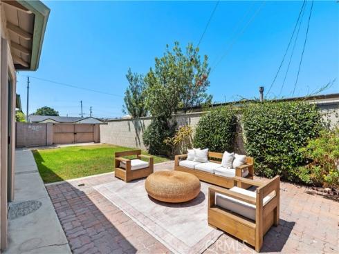 986 Post Road , Costa Mesa, CA