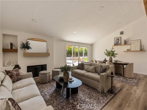 1133  El Camino  , Costa Mesa, CA