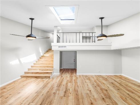 345  University  , Costa Mesa, CA