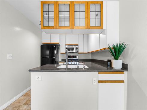 345  University  , Costa Mesa, CA