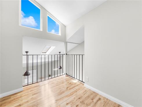 345  University  , Costa Mesa, CA