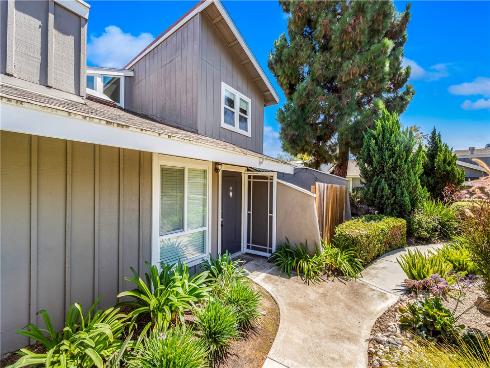 345  University  , Costa Mesa, CA