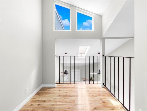 345  University  , Costa Mesa, CA