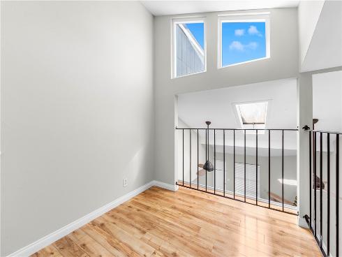 345  University  , Costa Mesa, CA
