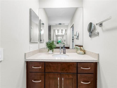 345  University  , Costa Mesa, CA