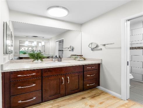345  University  , Costa Mesa, CA