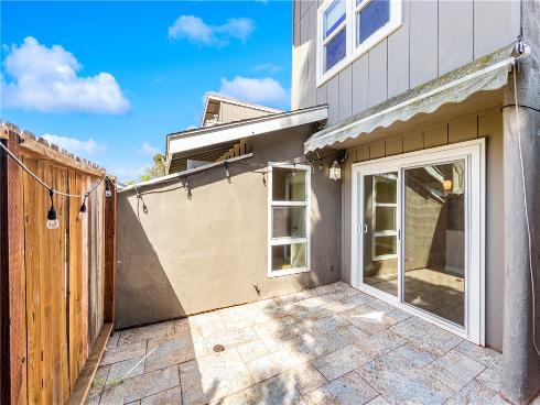 345  University  , Costa Mesa, CA