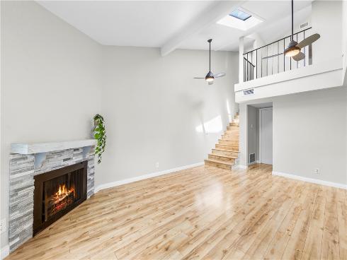 345  University  , Costa Mesa, CA