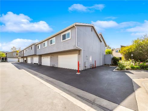 345  University  , Costa Mesa, CA