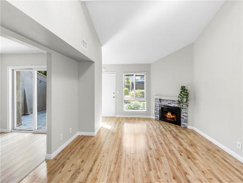 345  University  , Costa Mesa, CA