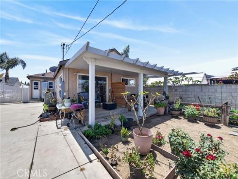 5621 Vonnie Ln , Cypress, CA