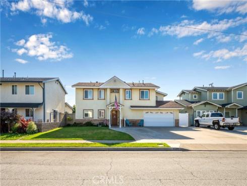 10211 Aqueduct Drive, Cypress, CA