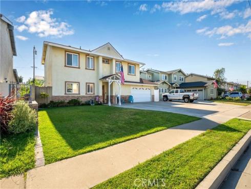10211 Aqueduct Drive, Cypress, CA