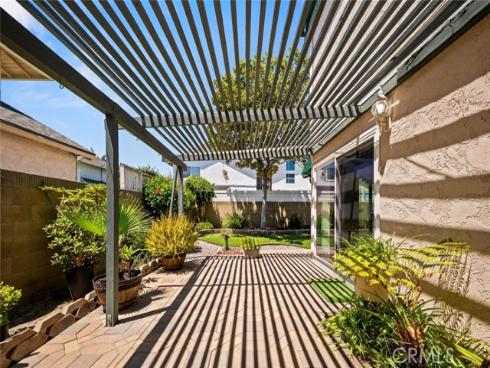 9717  Avenida Monterey  , Cypress, CA