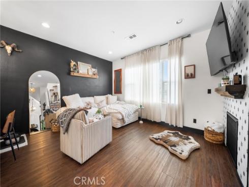 6198  Lincoln  18 , Cypress, CA
