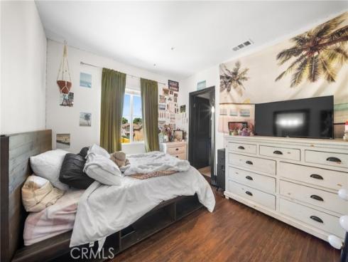 6198  Lincoln  18 , Cypress, CA