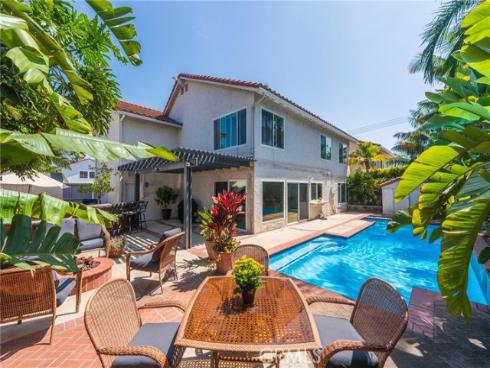 10488 Sioux River , Fountain Valley, CA