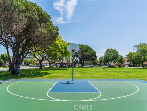 10488 Sioux River , Fountain Valley, CA