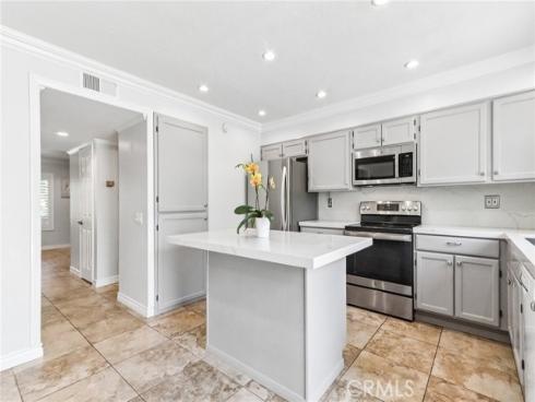 10424 Echo River Court, Fountain Valley, CA