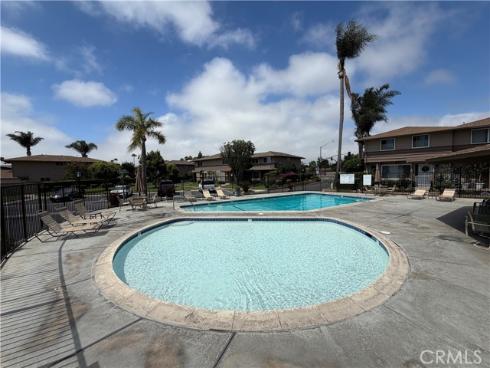 18324 Brookhurst , Fountain Valley, CA